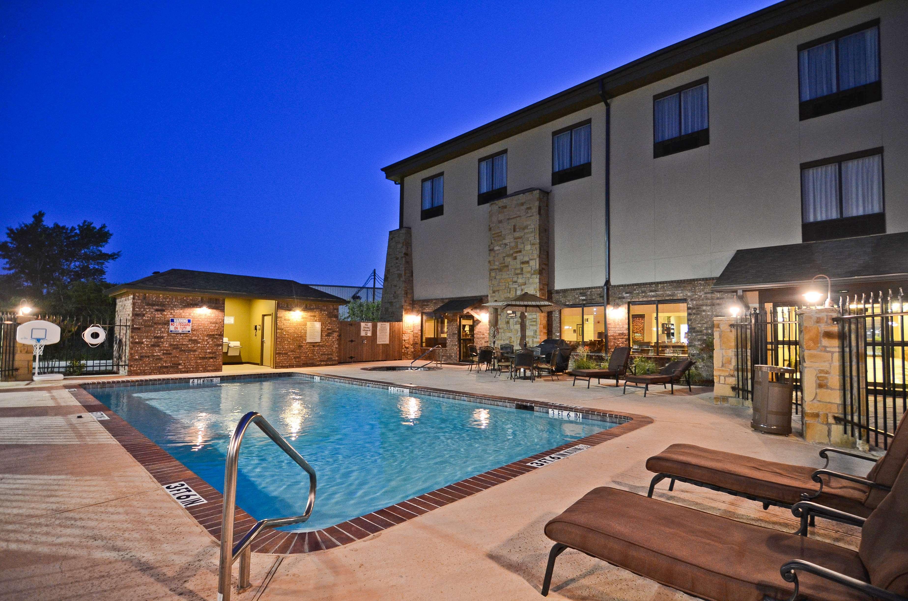 Best Western Plus Emory At Lake Fork Inn & Suites Facilities photo