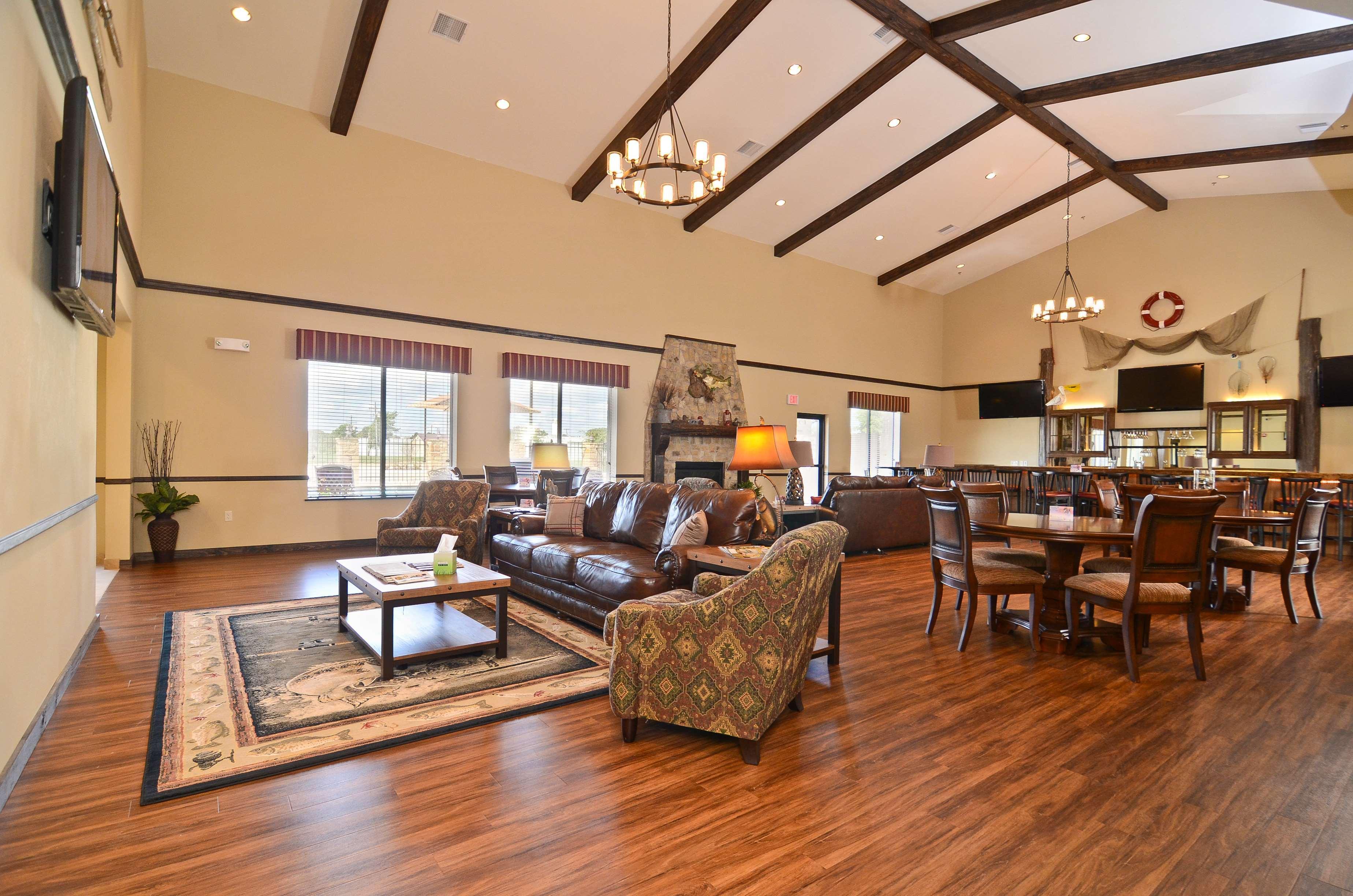 Best Western Plus Emory At Lake Fork Inn & Suites Restaurant photo