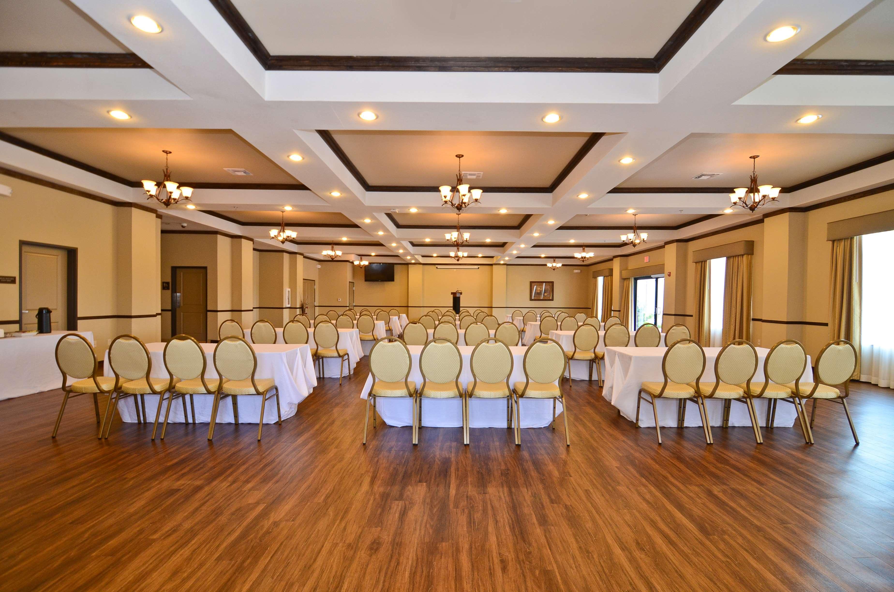 Best Western Plus Emory At Lake Fork Inn & Suites Business photo