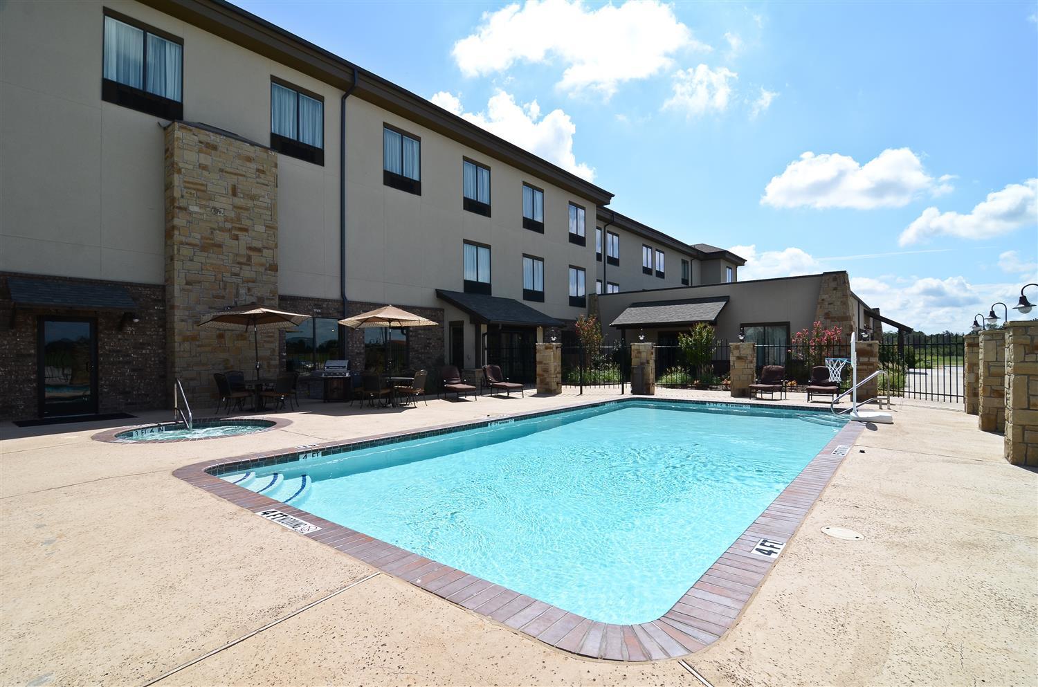 Best Western Plus Emory At Lake Fork Inn & Suites Exterior photo