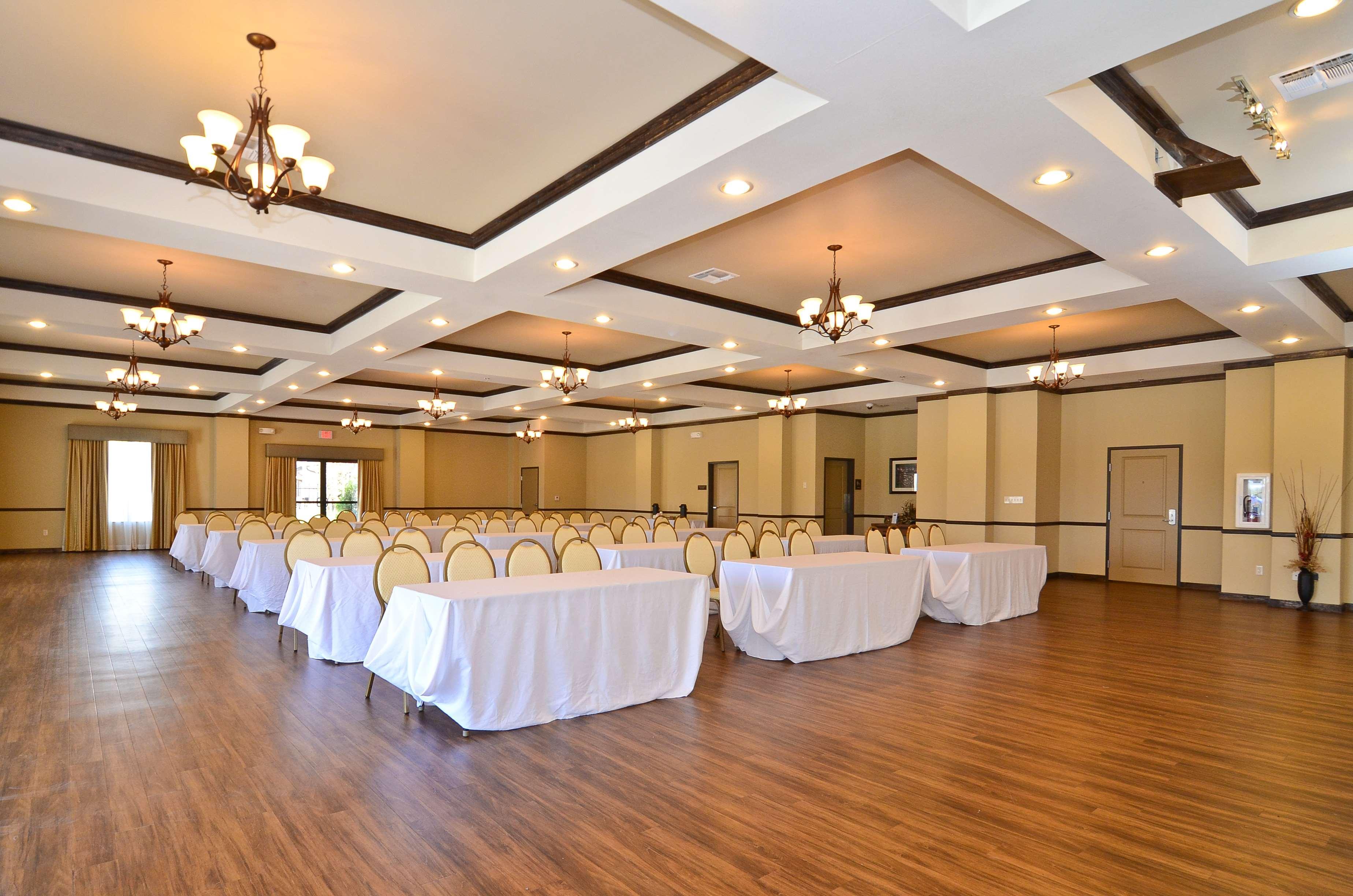 Best Western Plus Emory At Lake Fork Inn & Suites Business photo